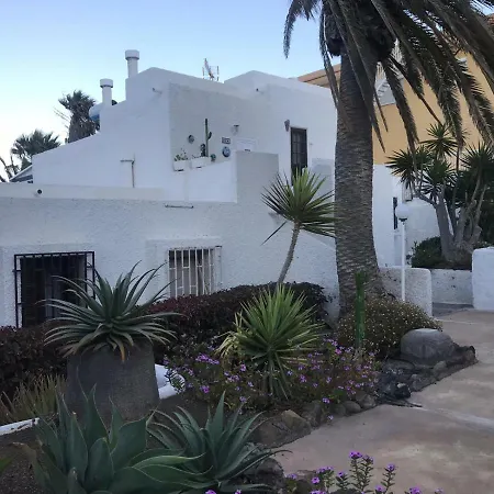 Coqueto Apartamento En Zona Privada Con Piscinas Y Cerca De La Playa Appartement *