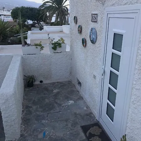 Coqueto Apartamento En Zona Privada Con Piscinas Y Cerca De La Playa * Arona (Tenerife)
