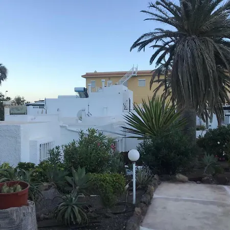 Coqueto Apartamento En Zona Privada Con Piscinas Y Cerca De La Playa * Arona (Tenerife)